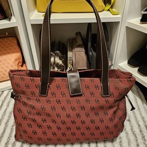 Vintage Dooney and Bourke Medium Tote. L32C Red.